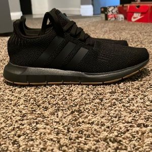 Men’s size 8 barely worn black adidas sneakers
